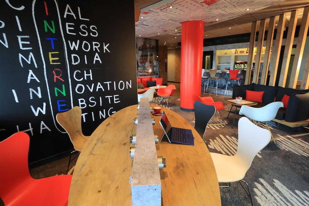 Ibis Aurillac Exteriör bild