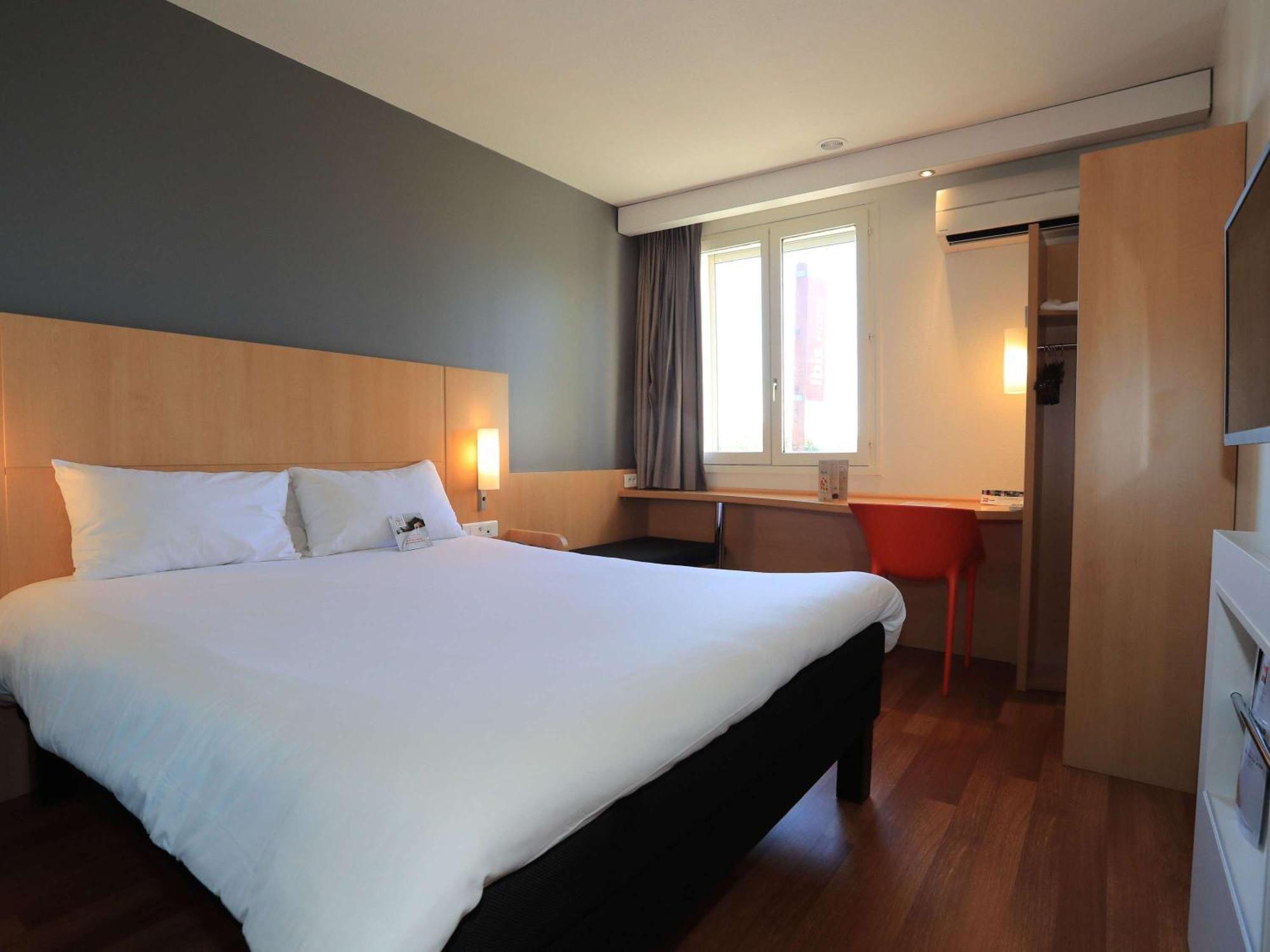 Ibis Aurillac Exteriör bild